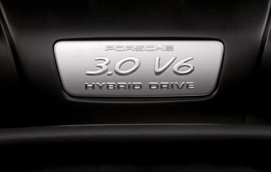  Porsche Cayenne S Hybrid 2007 года  (фото 17 из 21)